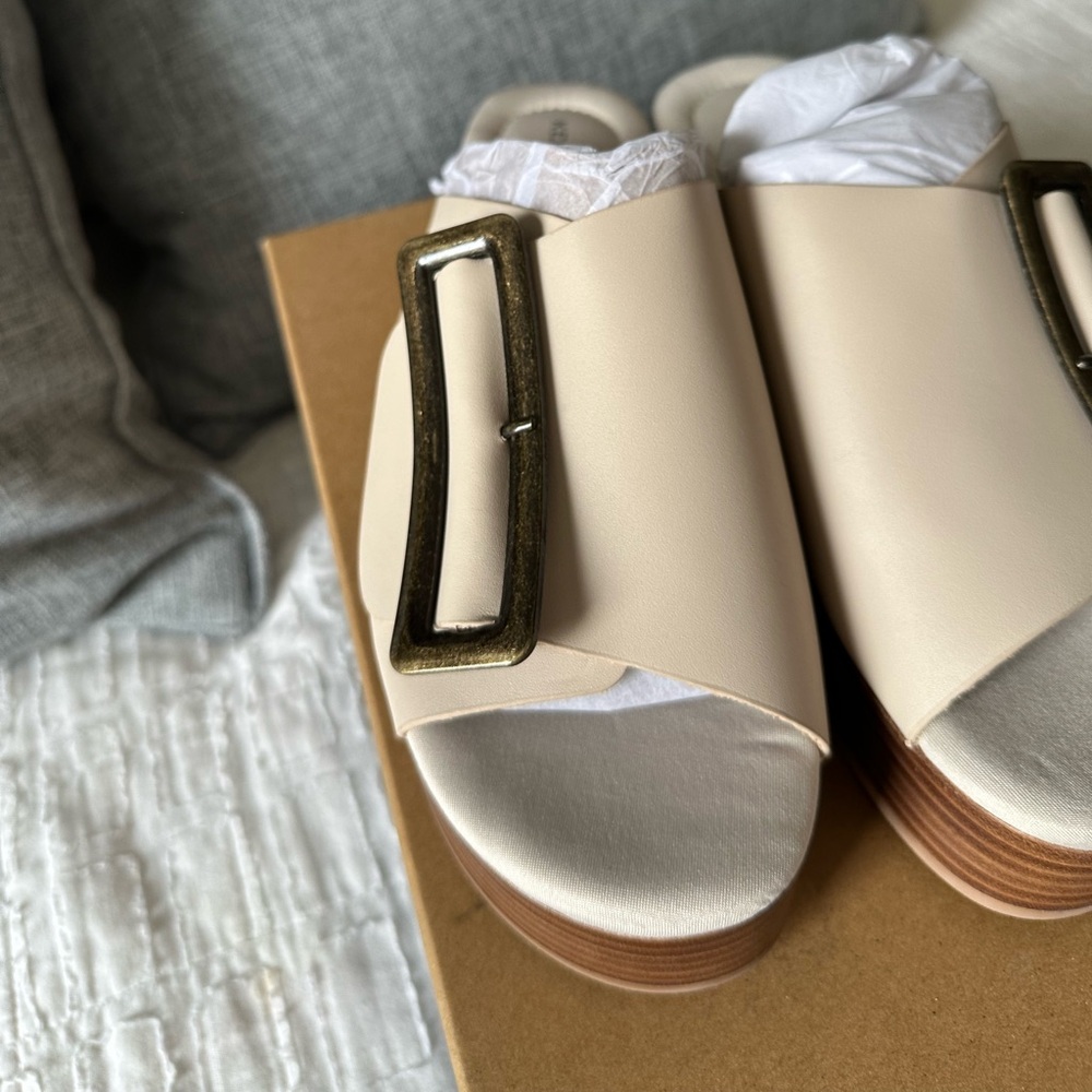 Kelsi Dagger Cream Platform Sandals with Buckle - Picture 5 of 7